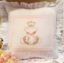 Load image into Gallery viewer, Classic Cushion