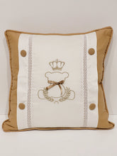 Load image into Gallery viewer, Classic Cushion