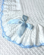 Load image into Gallery viewer, Blue Bow cotton Blanket
