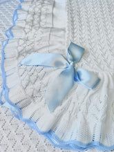 Load image into Gallery viewer, Blue Bow cotton Blanket
