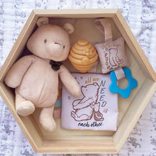 Load image into Gallery viewer, Winnie the Pooh Gift Set

